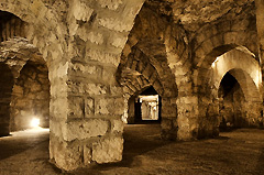 Замковые пещеры